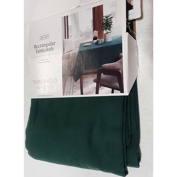 Threshold rectangular tablecloth W60''x L84''seats 8-10 - Picture 5 of 6
